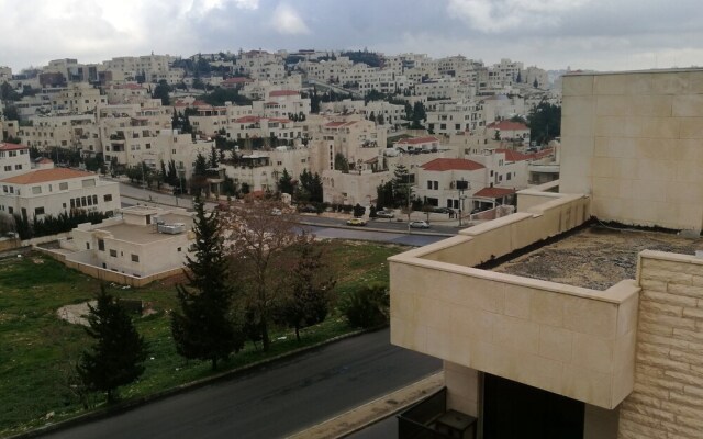 Cozy Dair Ghbar Apartments