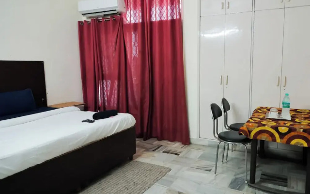 Roomshala 112 Hotel Blissbourn