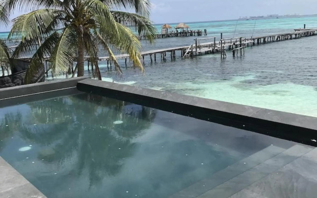 Maria's Kan Kin with Private Beach