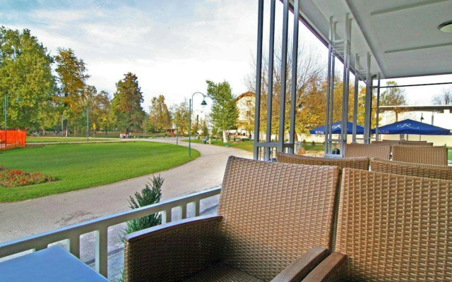 Hotel Crystal