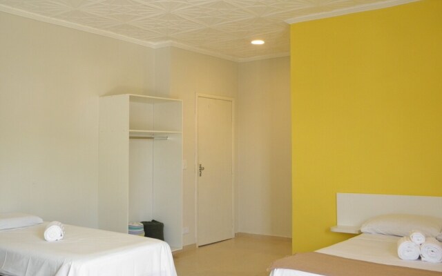 Eduardo Hotel