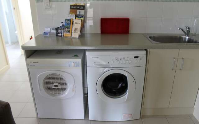 Lyreen's Apartment B&B