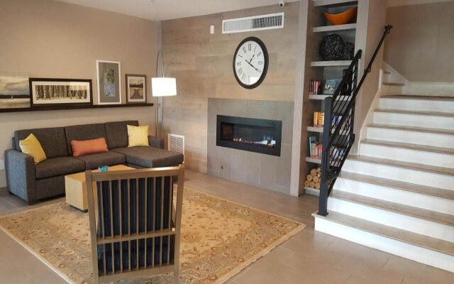 Country Inn & Suites by Radisson, Savannah Midtown, GA