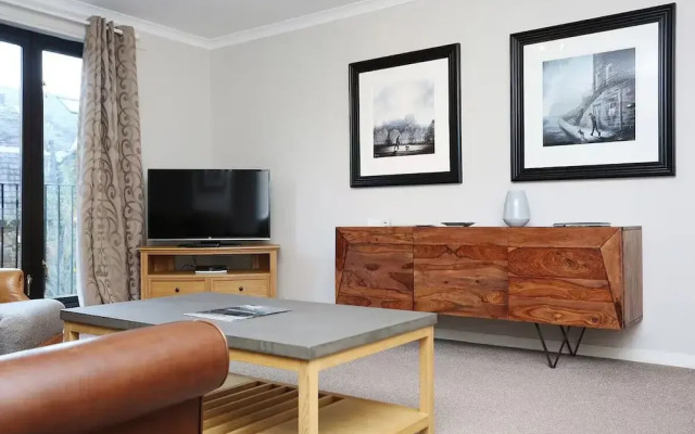 Stylish Apt next to Dean Village
