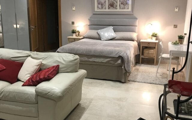 Luxurious Studio Apartment in Fahan, Co Donegal