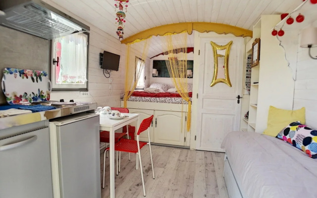 MAS MAURANE-Roulotte avec SPA privé