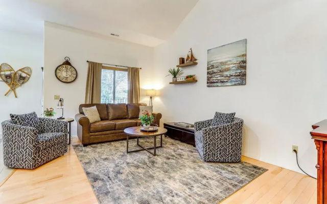 Walk Downtown: Modern 'coeur D'alene Getaway'