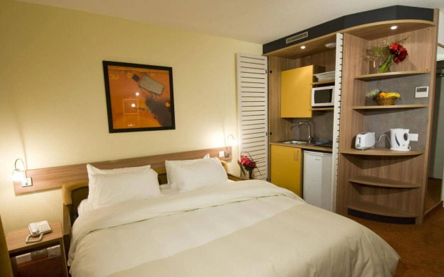 Canal suite Paris La Villette