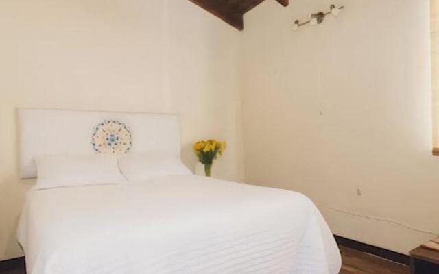 Quetzalroo Boutique Hostel