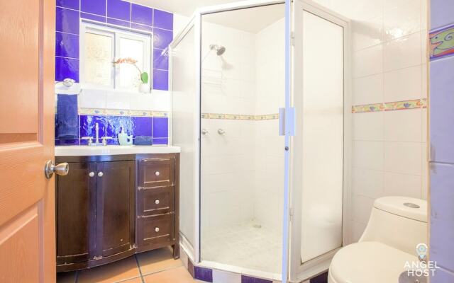 Cozy Stay 2 blocks from the beach