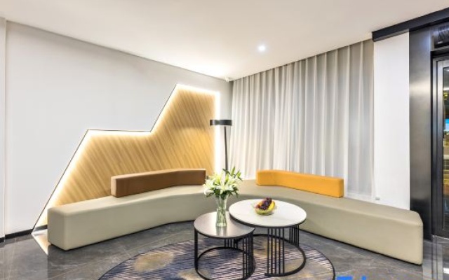 IU Hotel (Baodingxiong County)