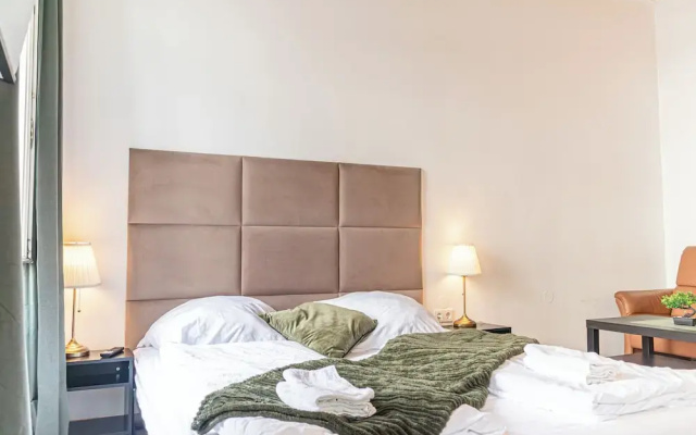 Beautiful 2BR Apt Near Meidling Station