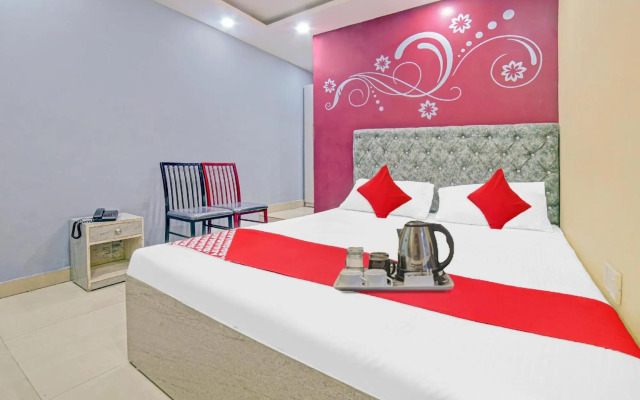 OYO Flagship 70015 Clouds Inn