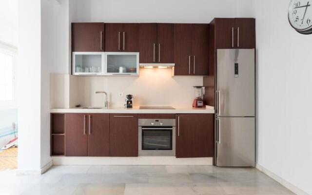 ML3C-Marble Penthouse-Prime location-High Ceilings