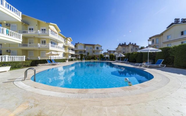 Flat With Balcony and Shared Pool in Belek