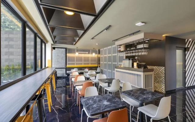 ROOMS INC Sudirman Jakarta