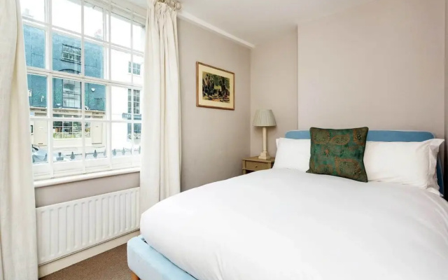 Relaxing Escape by the Kings Road