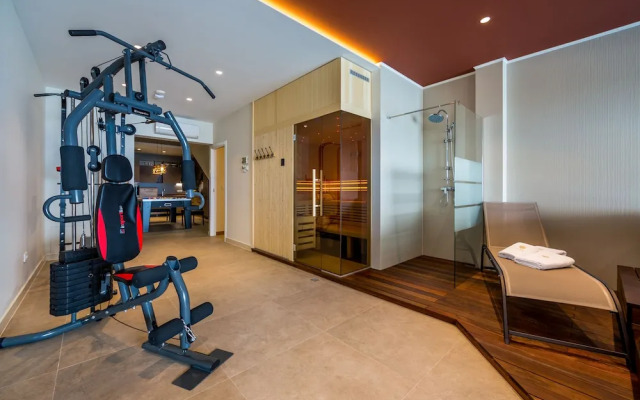 Villa AltaVista, Opatija - Seaview & Relax with Heated Pool and Private MiniGolf