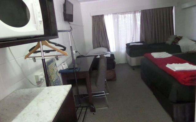 Motel Oasis