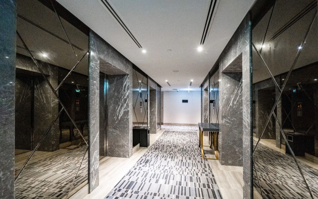 Sleek Studio in Privé with Stunning Canal View