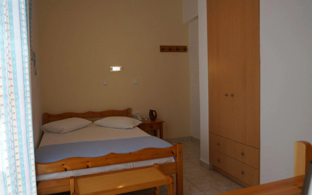 Zeus Hotel