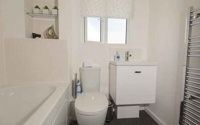Lovely 2-bed Apartment in Salford