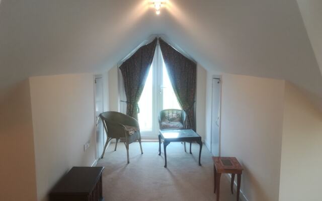Westmead. Chalet Bungalow
