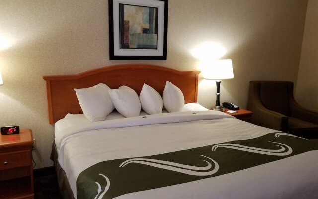 Hotel Lincoln Inn on Route 66 and near I-55