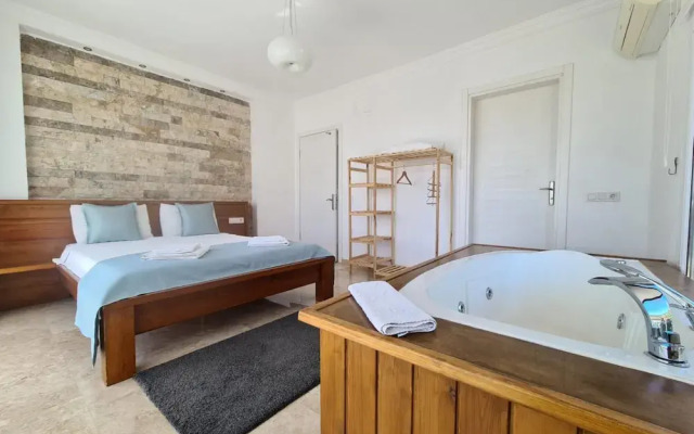 Villa With Jacuzzi Pool and Backyard in Kalkan