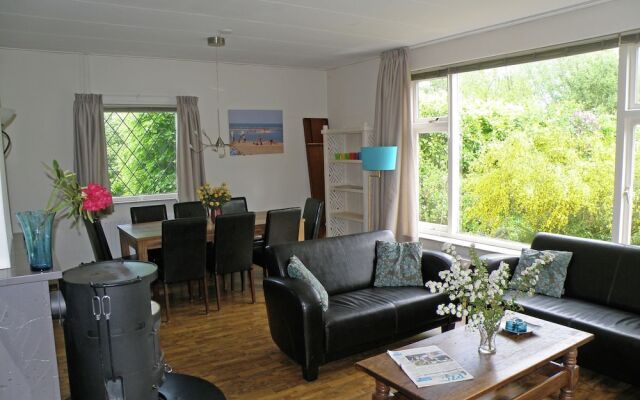 Beautiful Family House With Spacious Garden by the North Sea