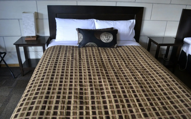 Loch Ard Motor Inn