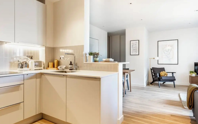 Croydon Central Apartments by Urban Rest