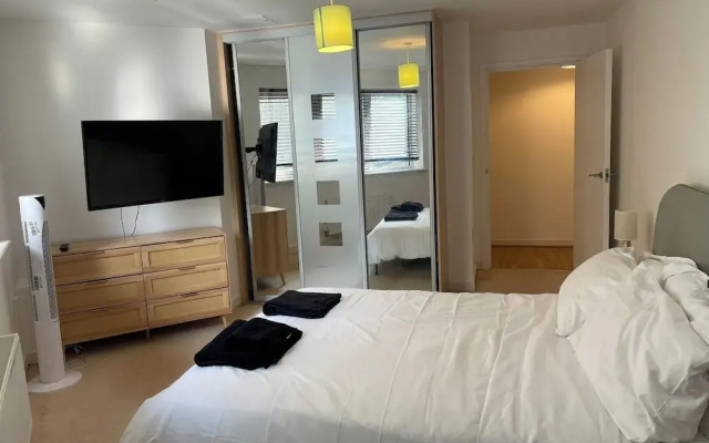 Cosy one Bedroom With Roof Terrace - London Charm
