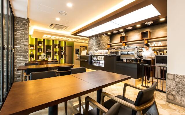 The Pettel Premium Suite