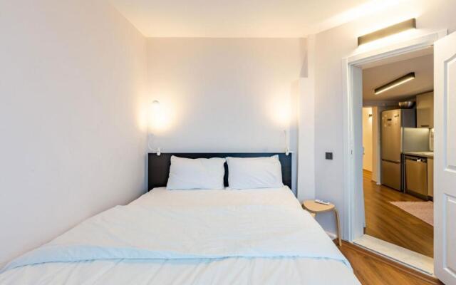 Central Flat With Lovely Terrace in Ferikoy Sisli