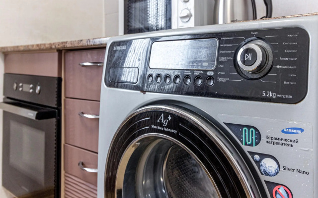 Bragin HILL (Брагин Хилл) на улице Маршала Жукова 30