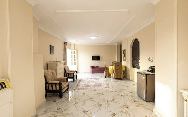 Queen of Pyramids Hotel