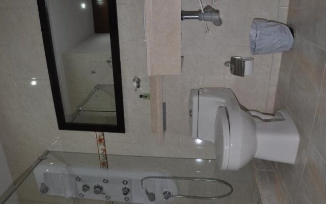 Apartasuites Plaza Modelia