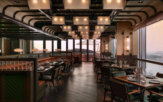 Sheraton Hong Kong Tung Chung Hotel