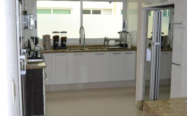 Coyoacan Florida Luxury apartment 4BR-4BA 2Parking