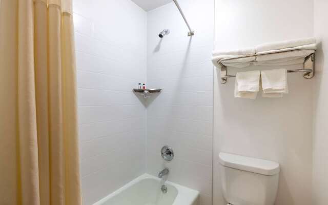 Travelodge by Wyndham Spirit Lake/Okoboji