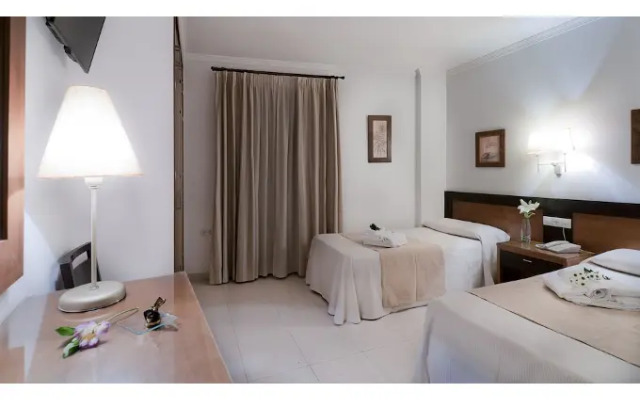 Hotel Restaurante Blanco y Verde