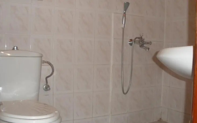 Hotel Los Dos Gallos (Dvata Petela)