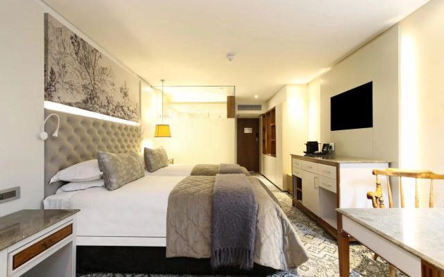 The Vineyard Hotel