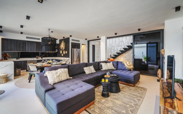 Modern 2BDR with Private Pool, Freestanding Bathtub and Views