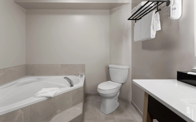 Super 8 by Wyndham Sault Ste Marie On