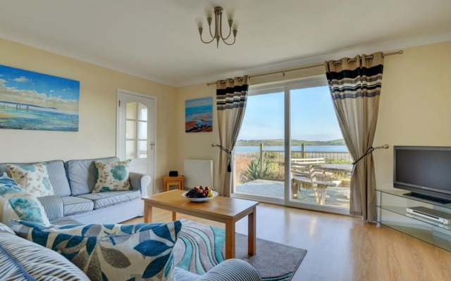 Holiday Home Bluejay