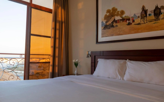Al Ayjah Plaza Hotel