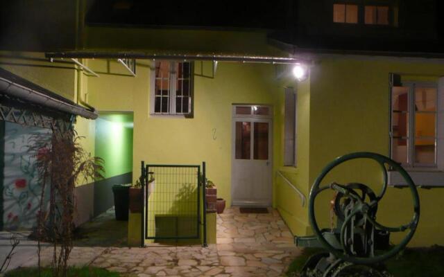 Gîte Dompierre-sur-Besbre, 5 pièces, 8 personnes - FR-1-489-109