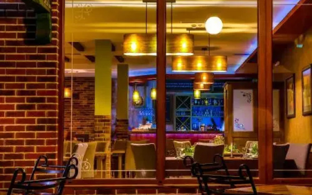 Restoran I Prenociste Moja Carda